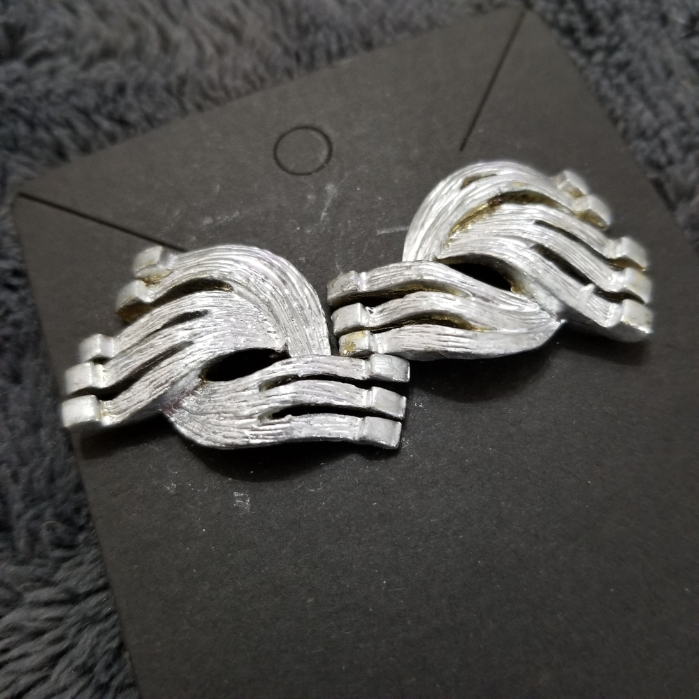 Vintage Art Deco Embossed Brushed Silver Finish Earings